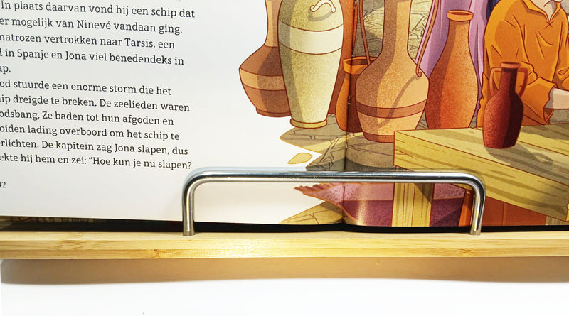 In het begin was het Woord  Lezenaar 32x24cm tafelmodel